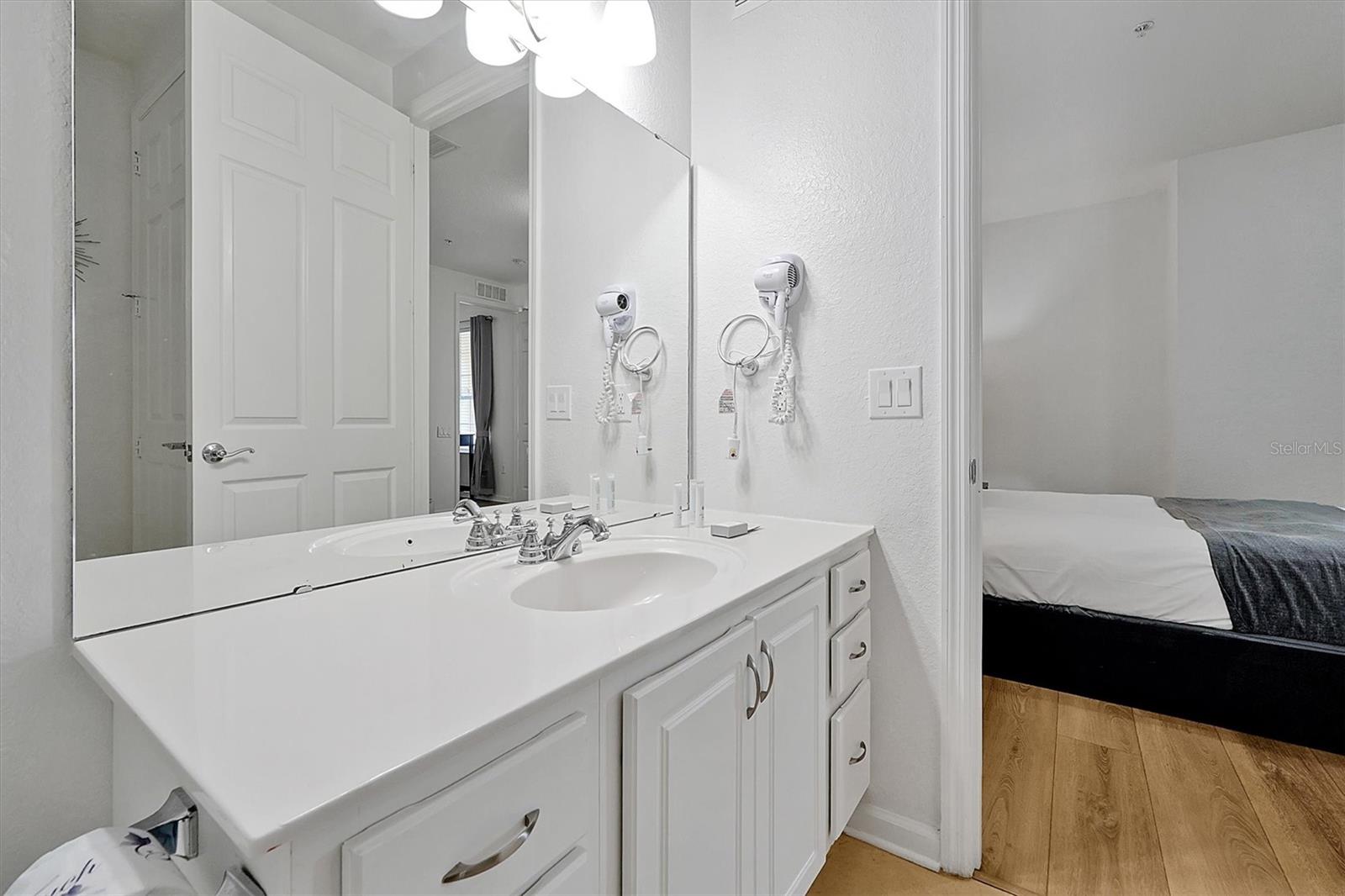 Image 24 of 49 For 5024 Shoreway Loop 10106