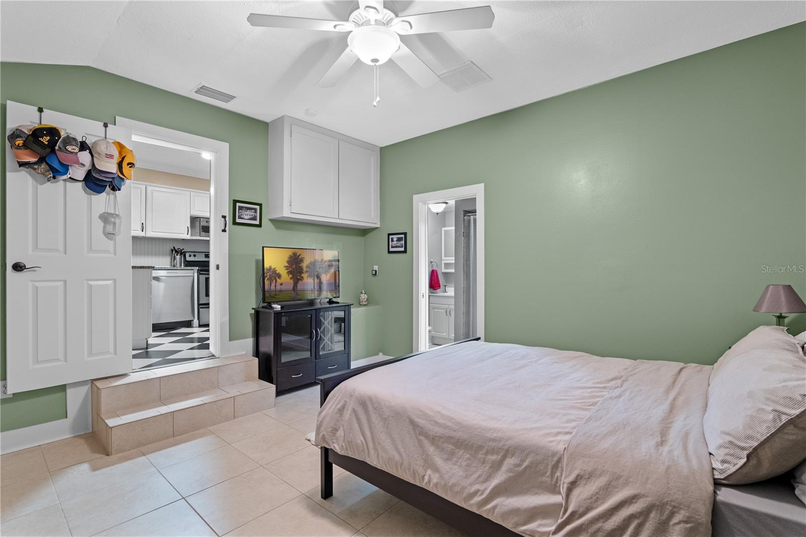 Image 13 of 22 For 2190 Temple Drive