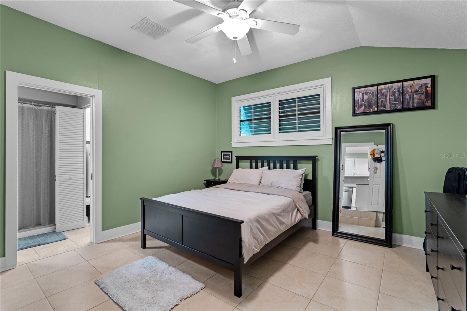 Image 14 of 22 For 2190 Temple Drive