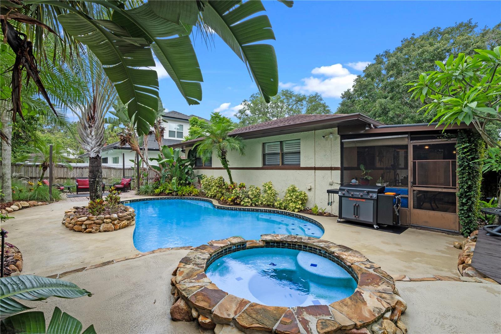 Image 19 of 22 For 2190 Temple Drive