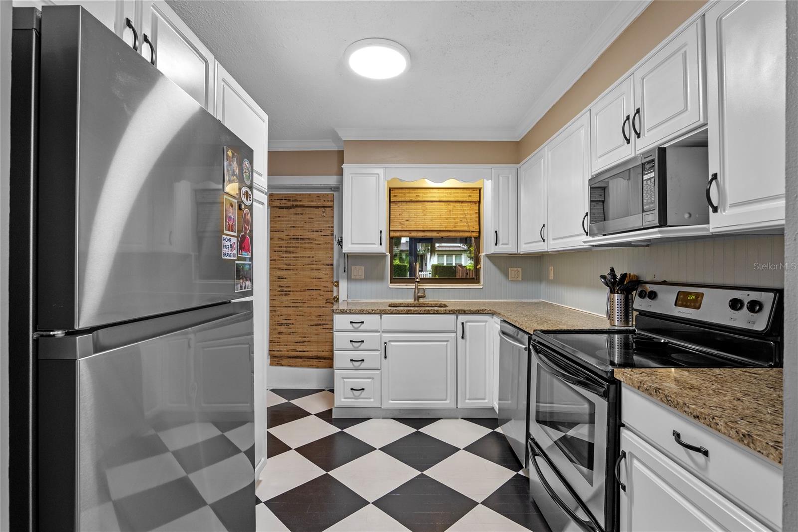 Image 8 of 22 For 2190 Temple Drive