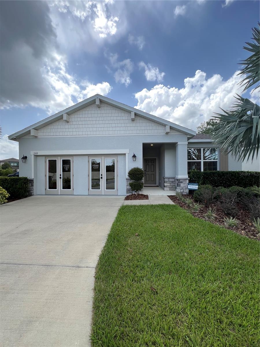 Listing Details for 2519 Avalon Park Boulevard, TAVARES, FL 32778