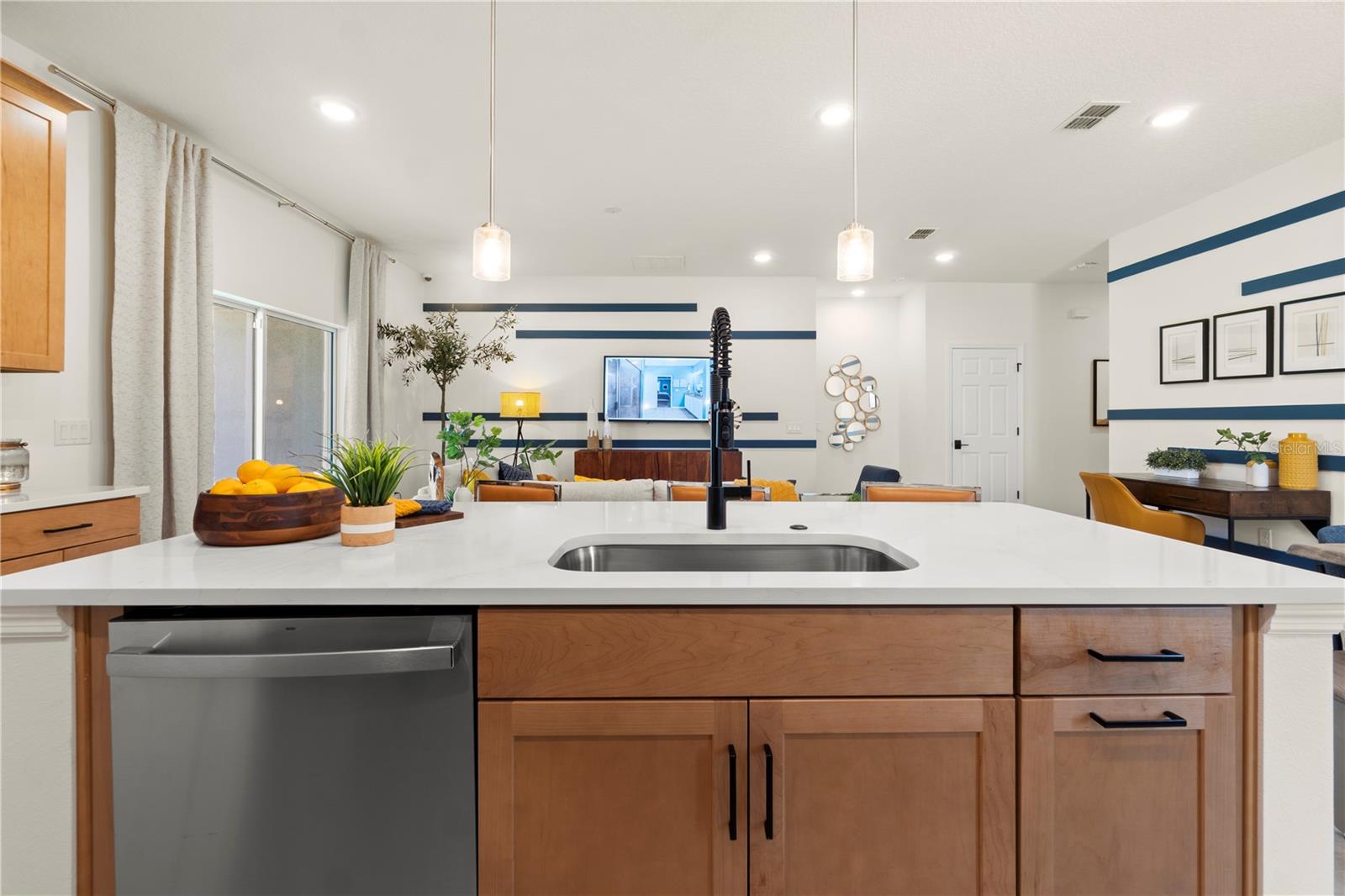 Image 15 of 44 For 2519 Avalon Park Boulevard