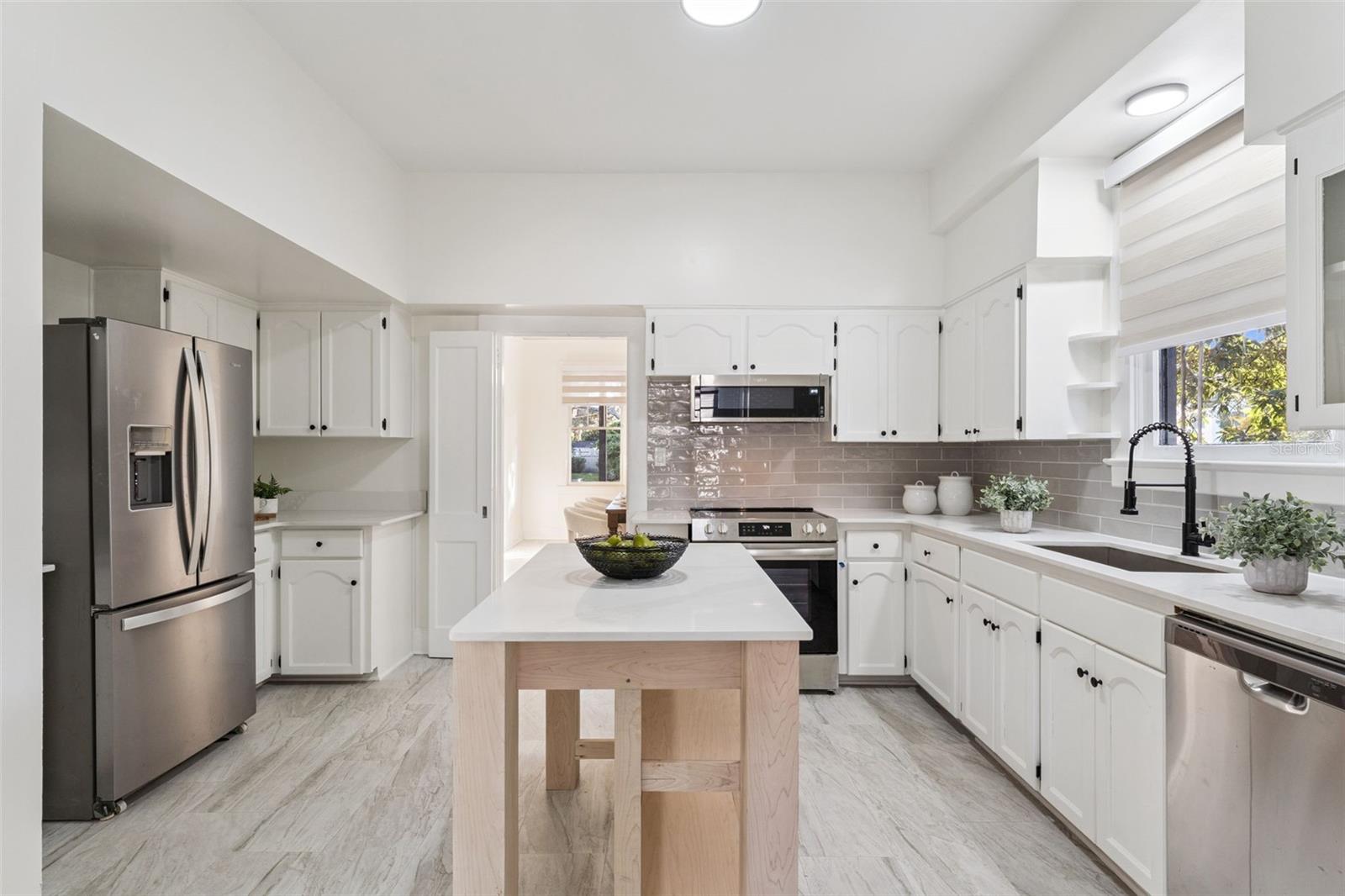 Image 13 of 54 For 803 Harwood Street