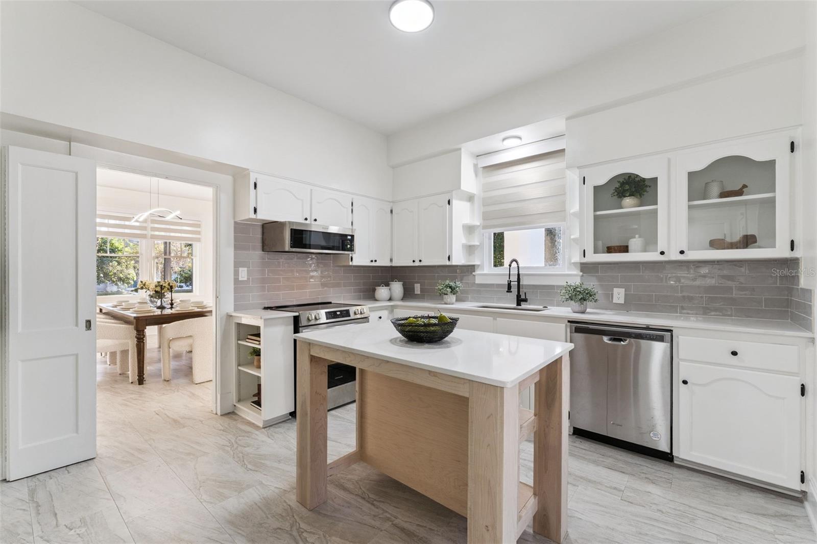 Image 14 of 54 For 803 Harwood Street