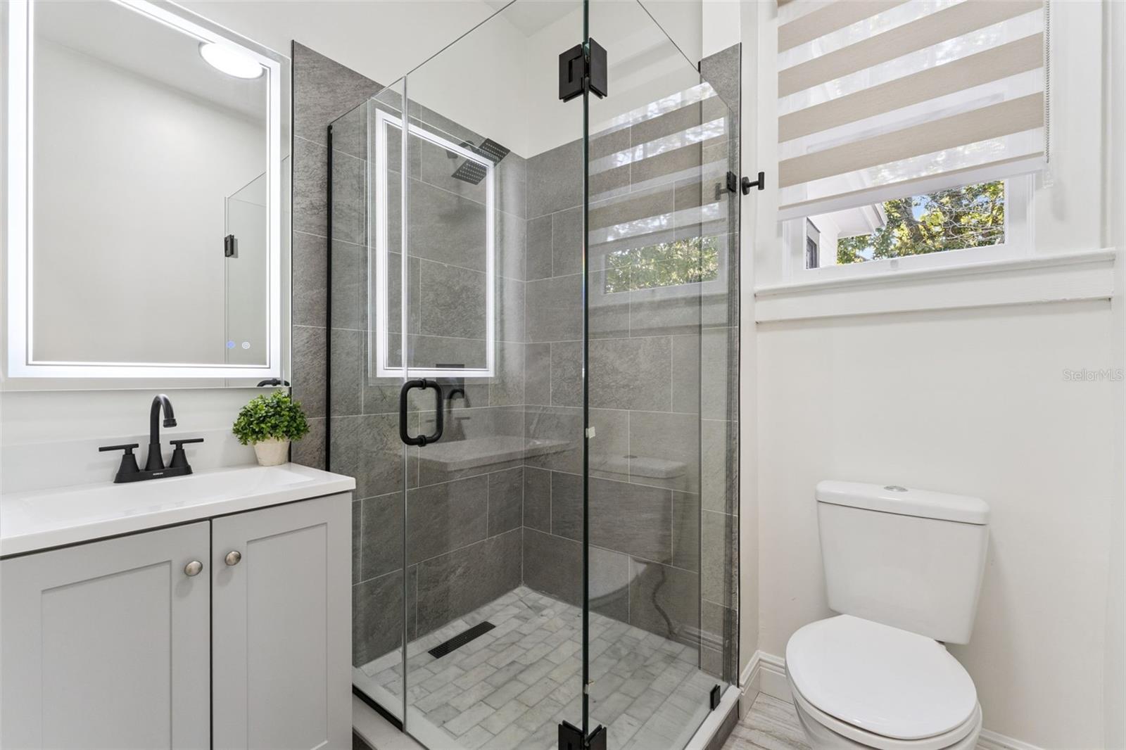 Image 22 of 54 For 803 Harwood Street