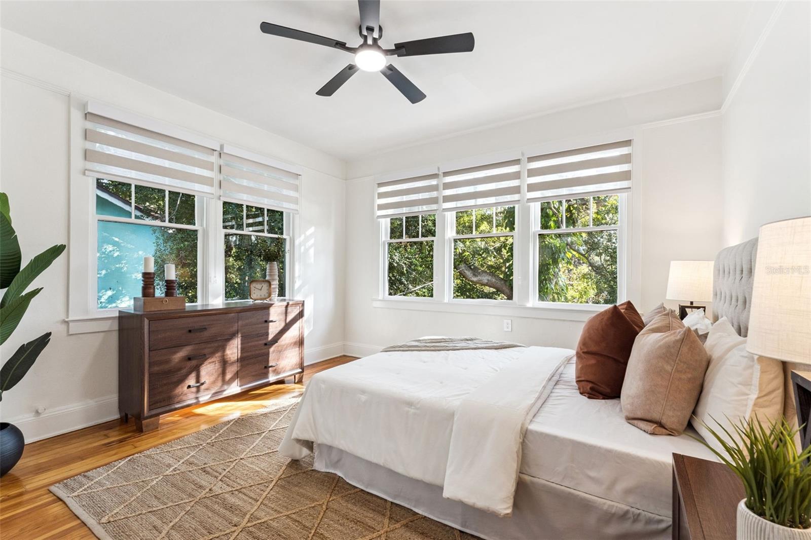 Image 23 of 54 For 803 Harwood Street