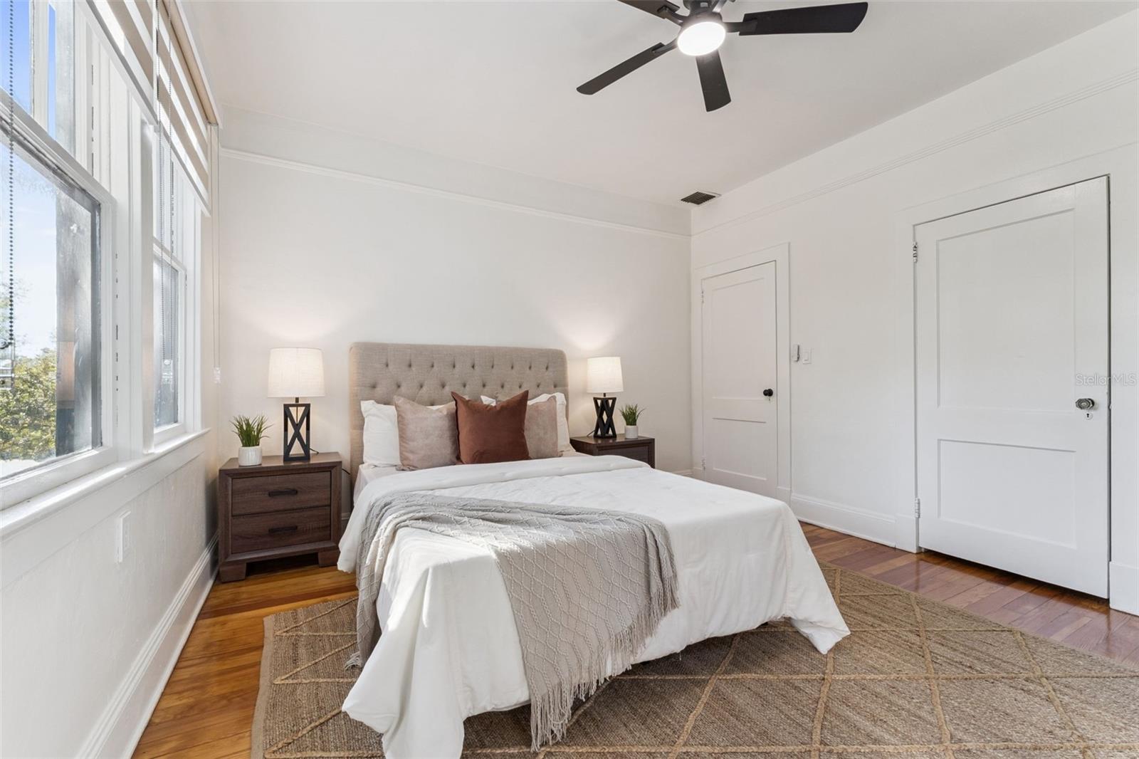 Image 24 of 54 For 803 Harwood Street