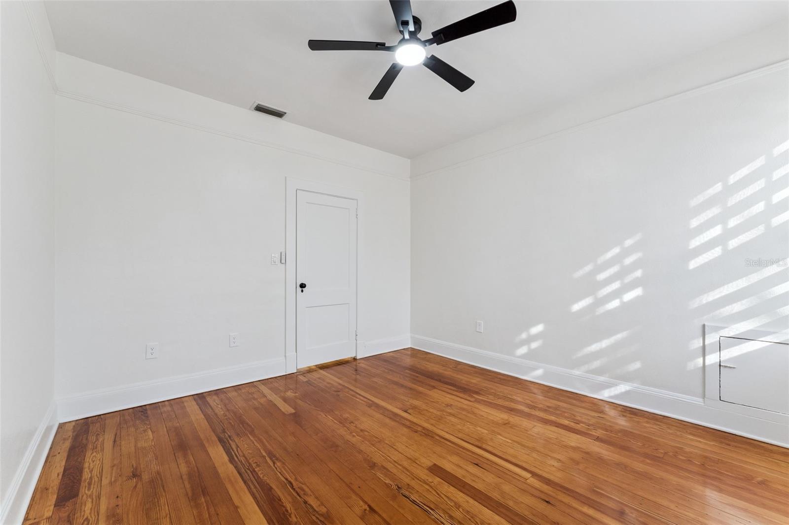 Image 31 of 54 For 803 Harwood Street