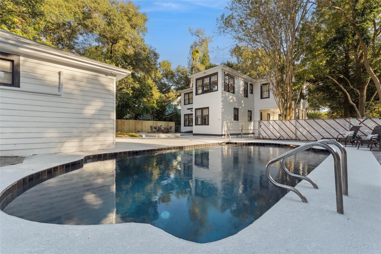 Image 35 of 54 For 803 Harwood Street