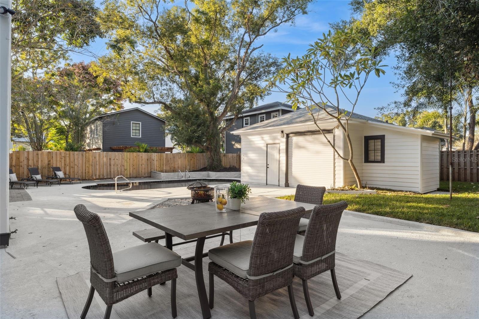 Image 40 of 54 For 803 Harwood Street