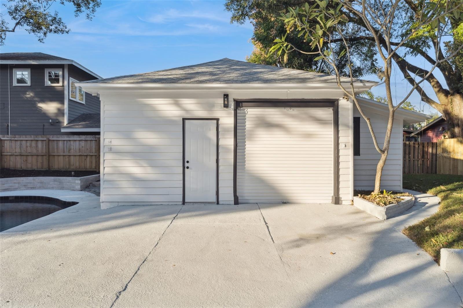 Image 43 of 54 For 803 Harwood Street