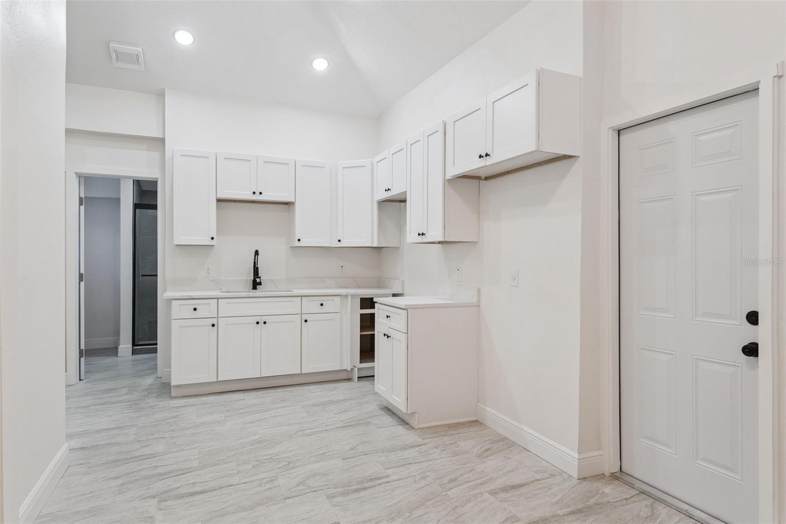 Image 46 of 54 For 803 Harwood Street