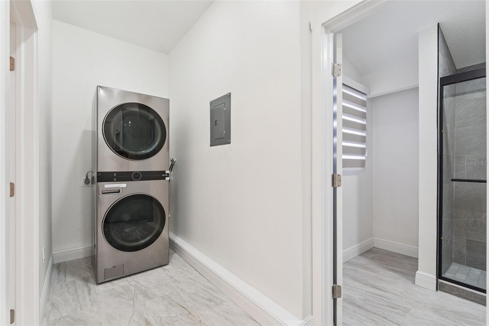 Image 47 of 54 For 803 Harwood Street