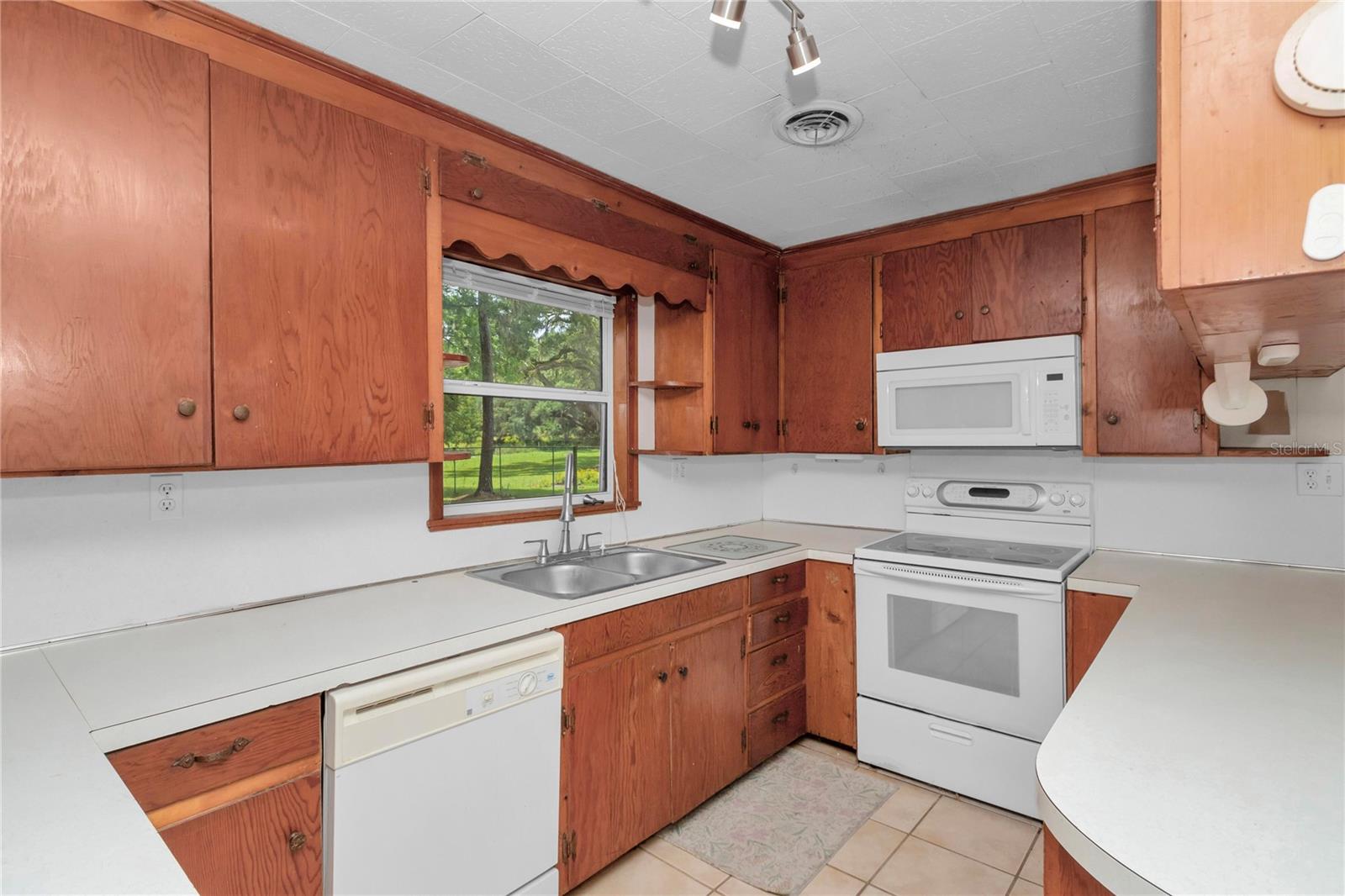 Image 15 of 38 For 1753 44th Street
