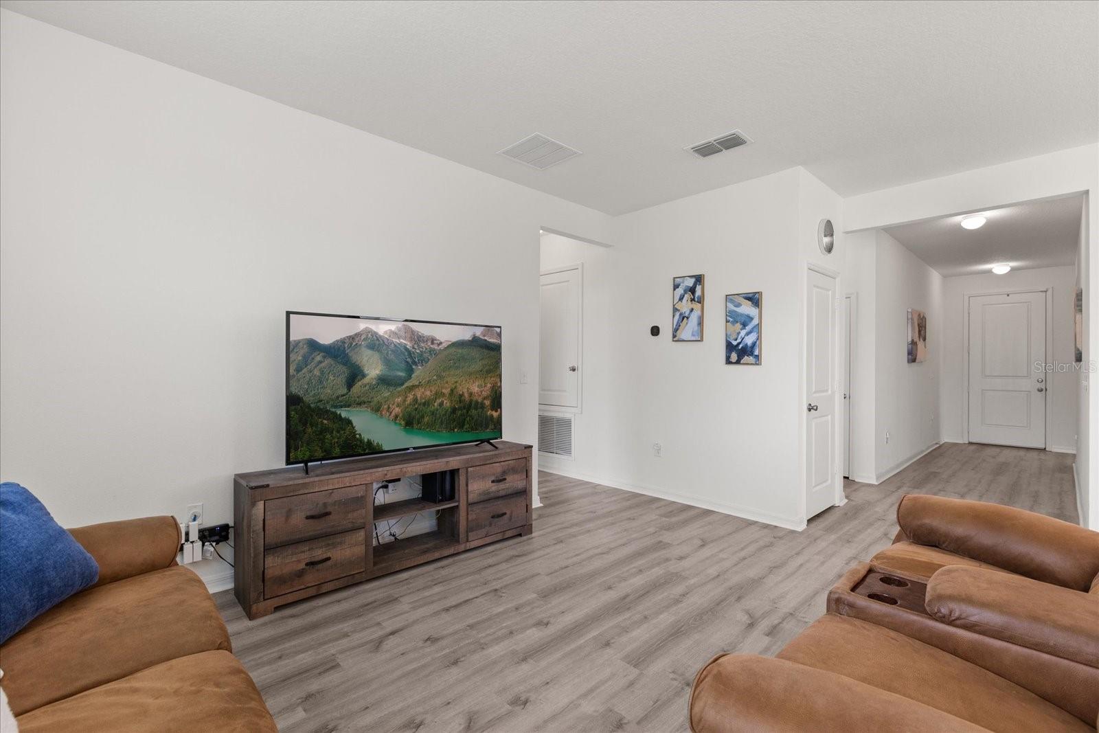 Image 3 of 28 For 756 Rioja Drive