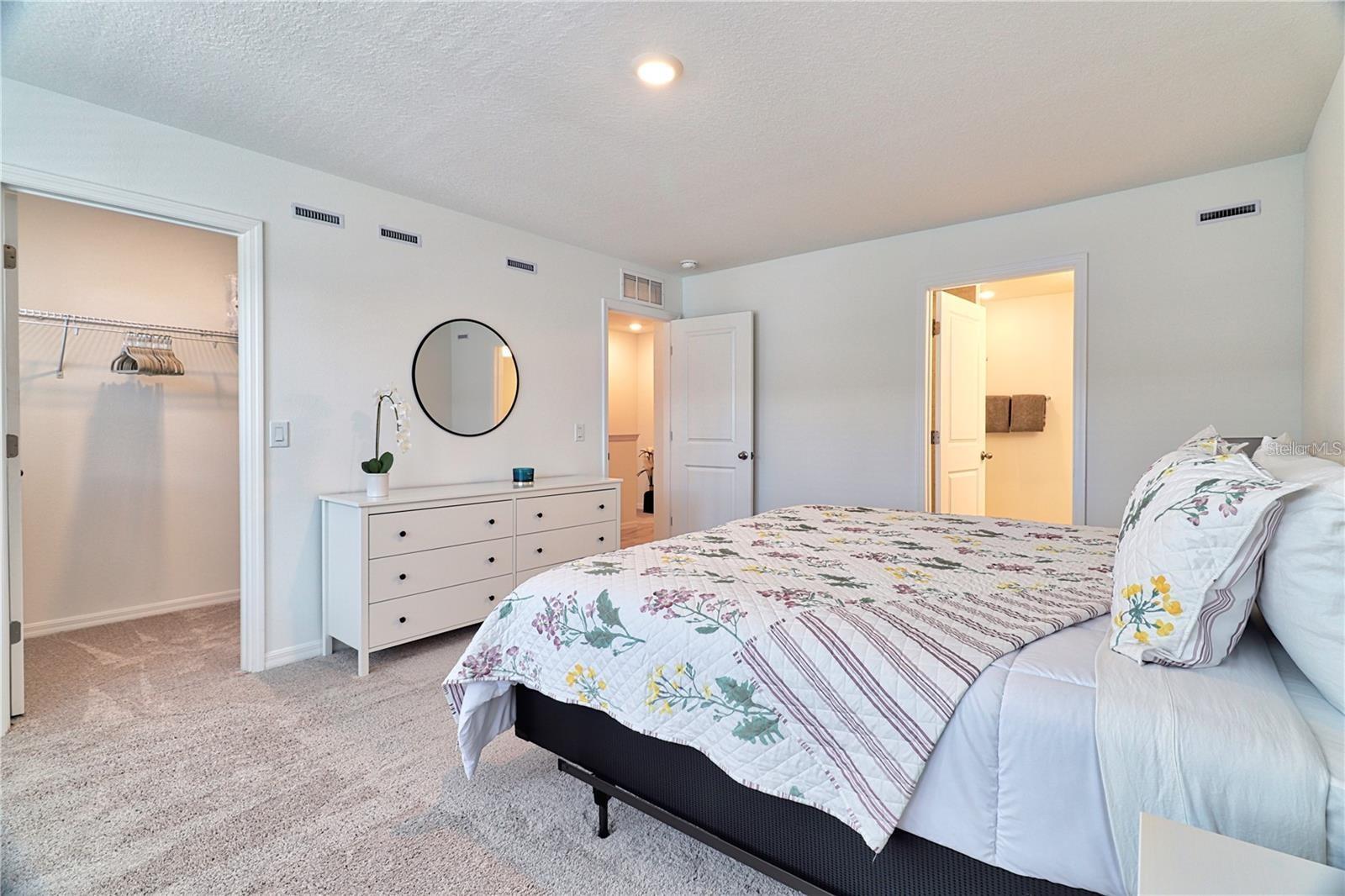 Image 13 of 30 For 832 Longboat Drive