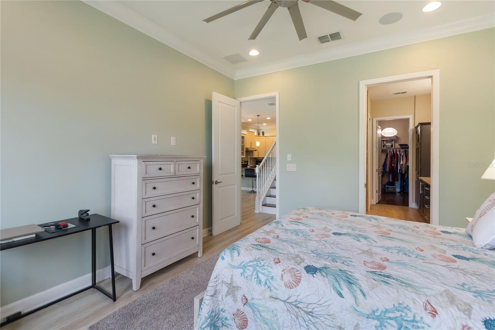 Image 16 of 49 For 13755 Benavente Avenue