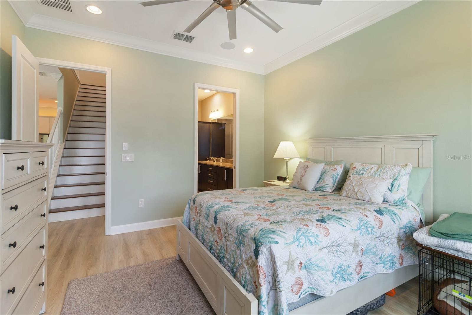 Image 17 of 49 For 13755 Benavente Avenue