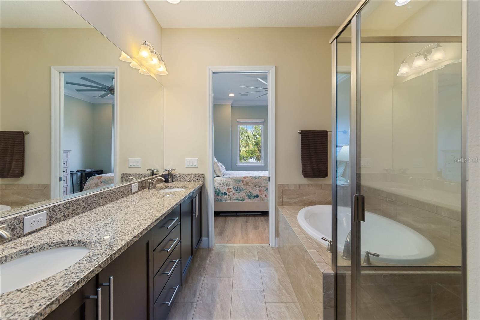 Image 19 of 49 For 13755 Benavente Avenue