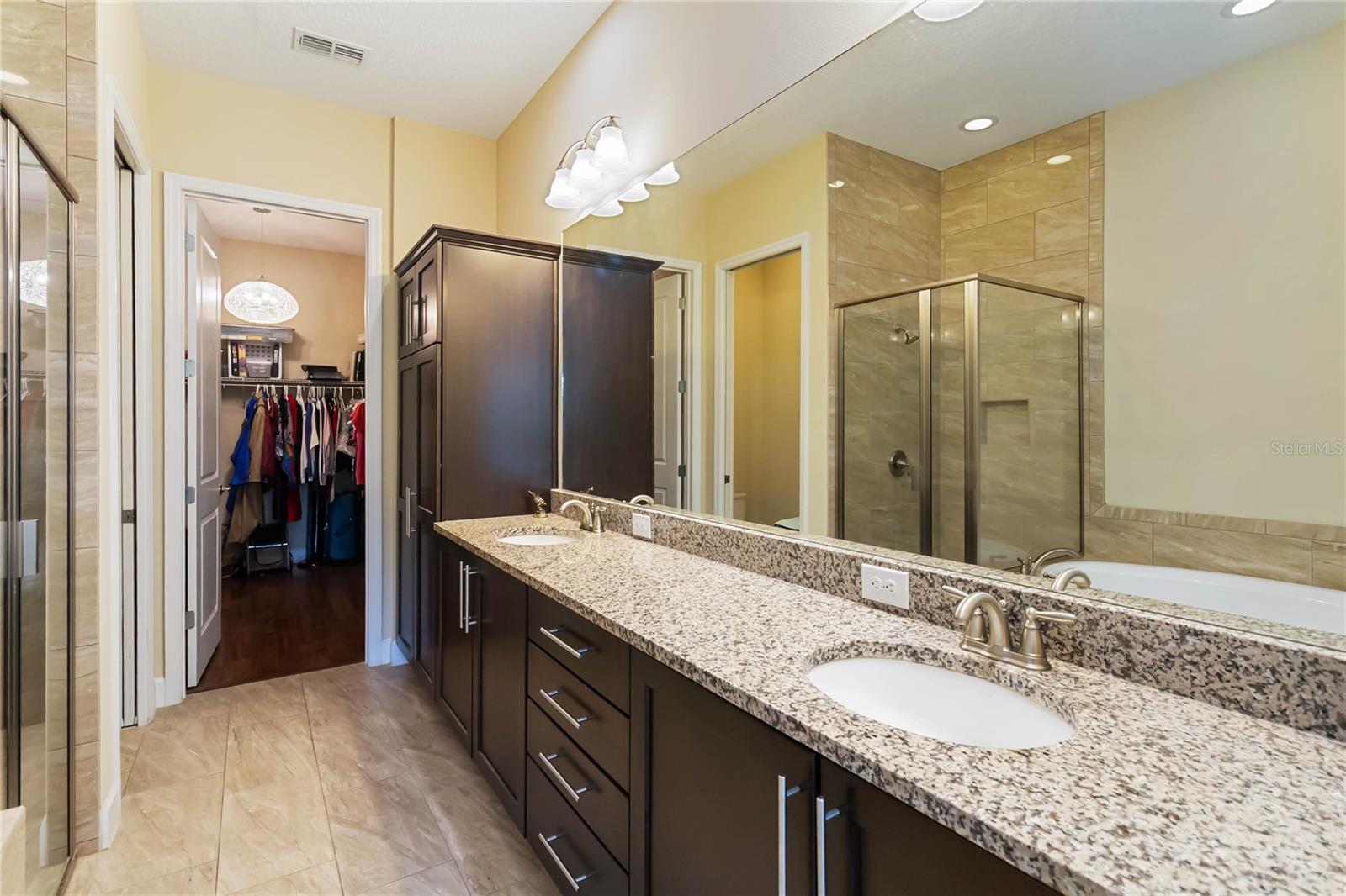 Image 21 of 49 For 13755 Benavente Avenue
