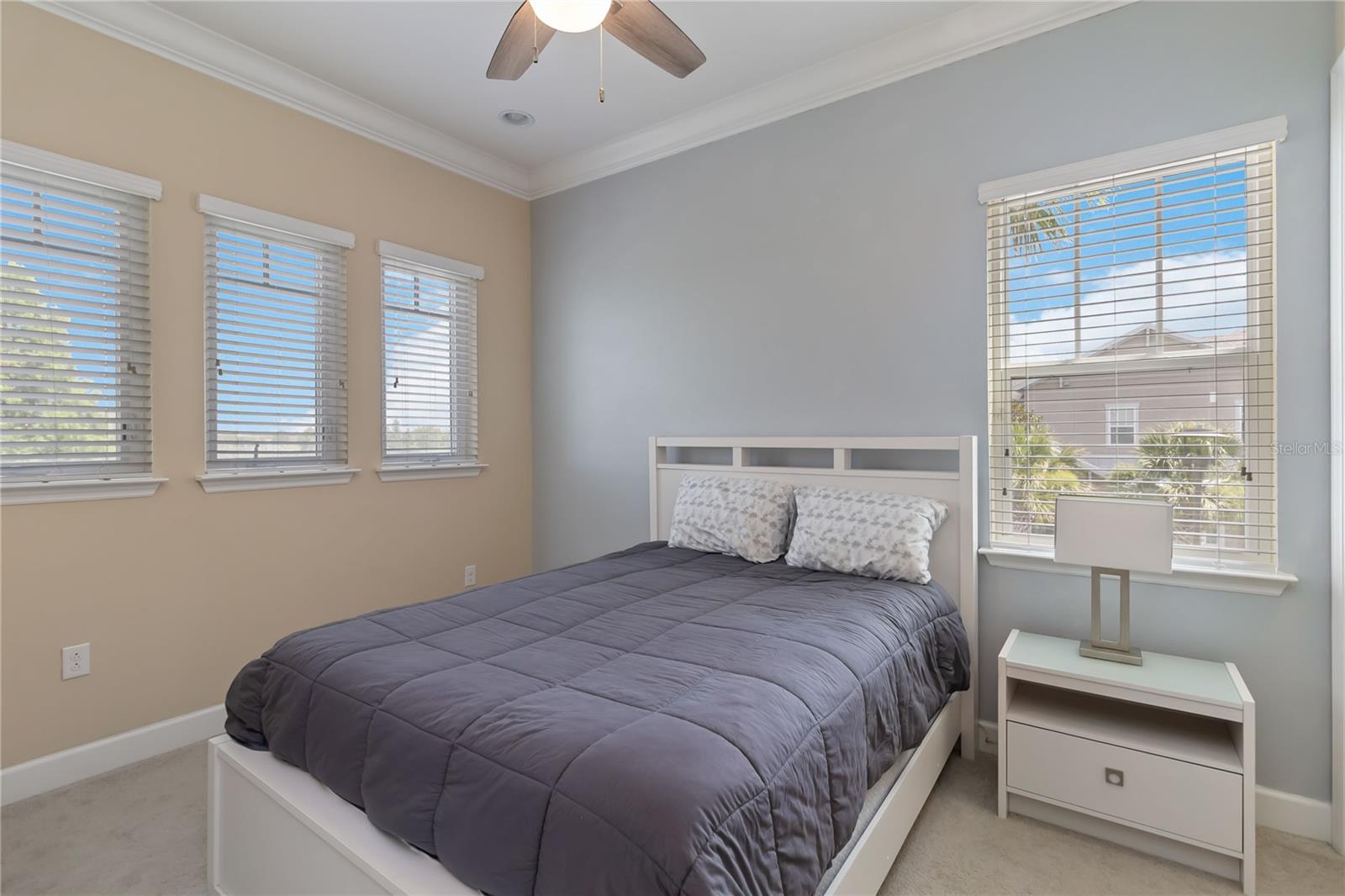 Image 25 of 49 For 13755 Benavente Avenue