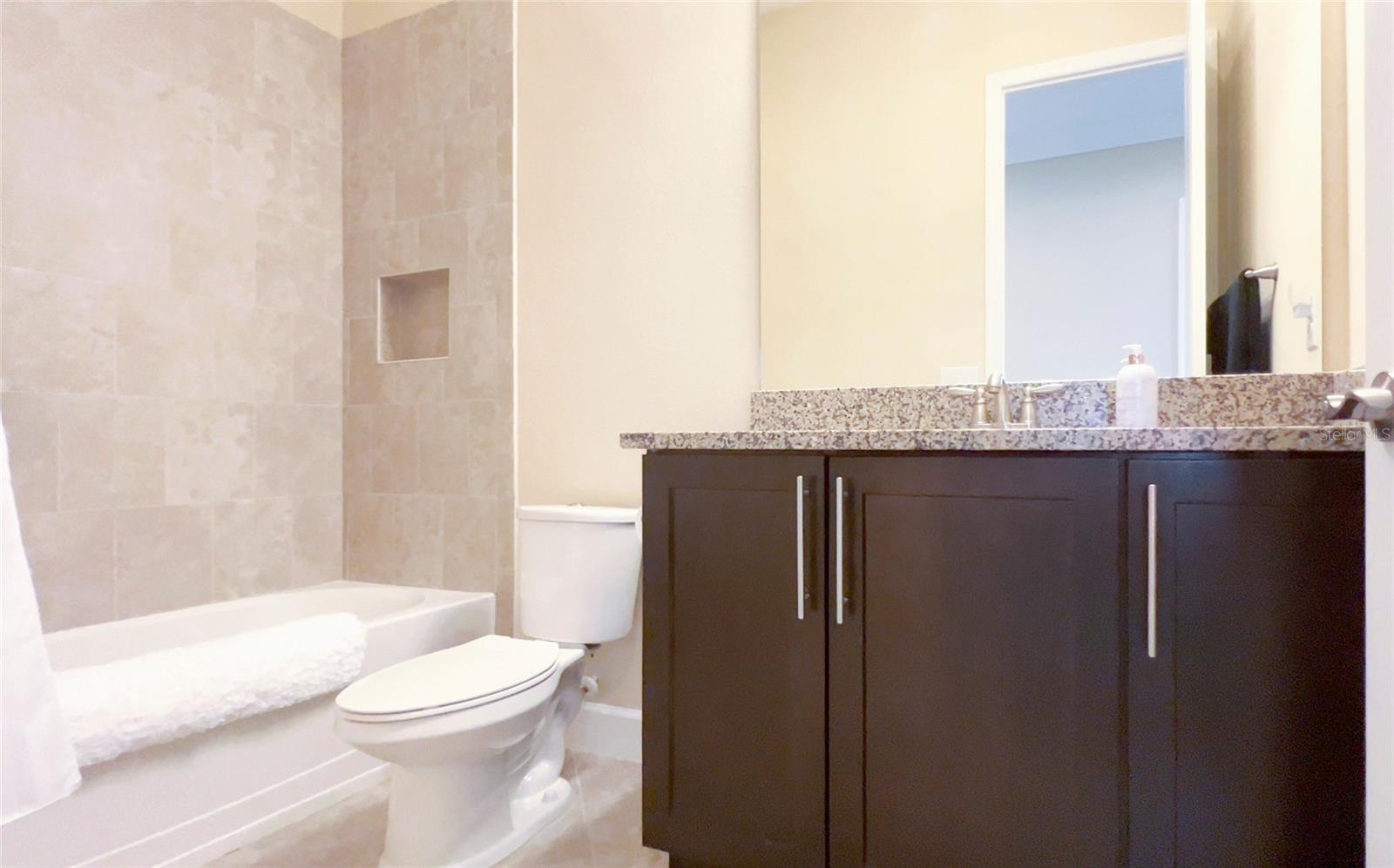 Image 31 of 49 For 13755 Benavente Avenue