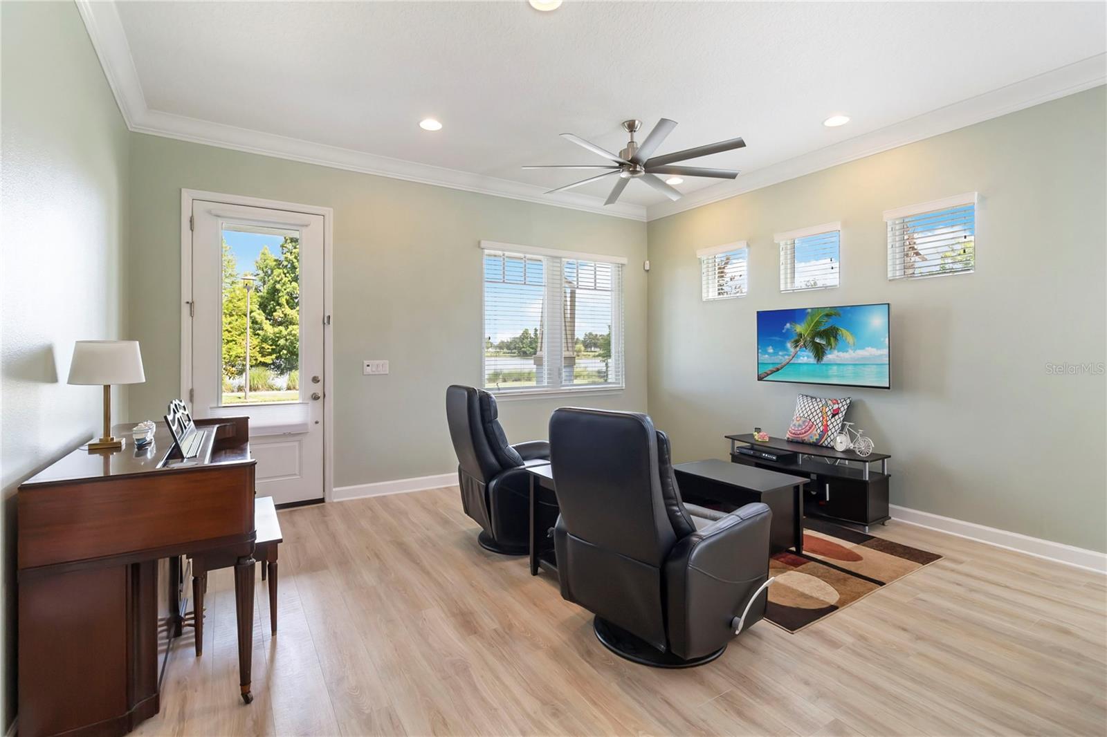 Image 4 of 49 For 13755 Benavente Avenue