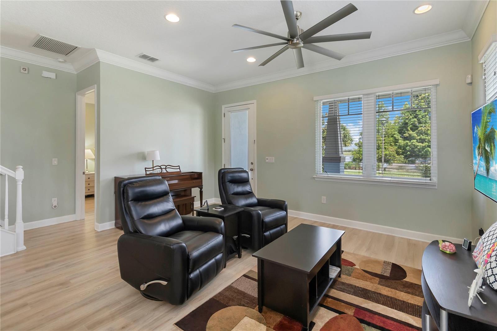 Image 5 of 49 For 13755 Benavente Avenue