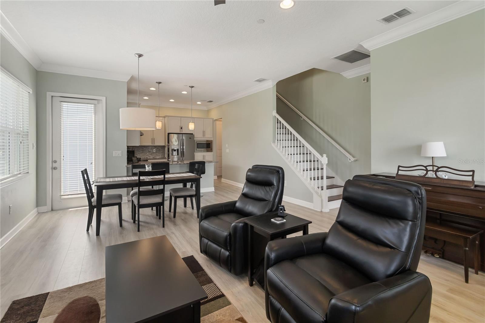 Image 7 of 49 For 13755 Benavente Avenue