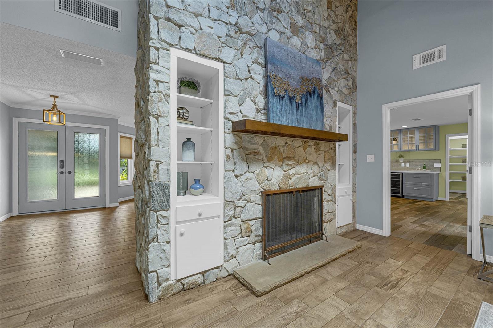 Image 20 of 55 For 111 Woodstream Ct Court