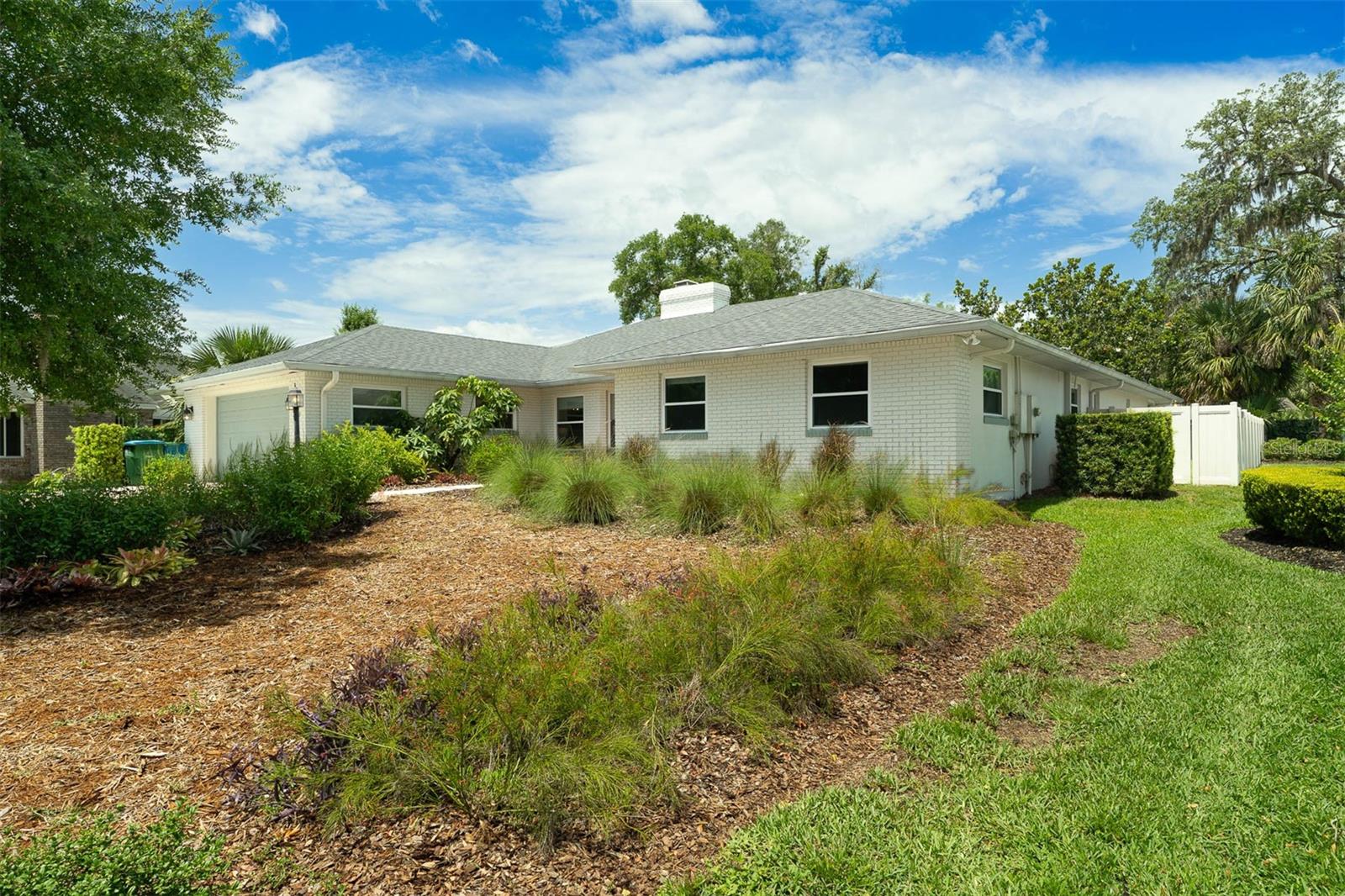 Image 4 of 55 For 111 Woodstream Ct Court