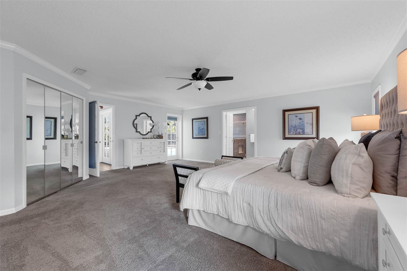 Image 40 of 55 For 111 Woodstream Ct Court