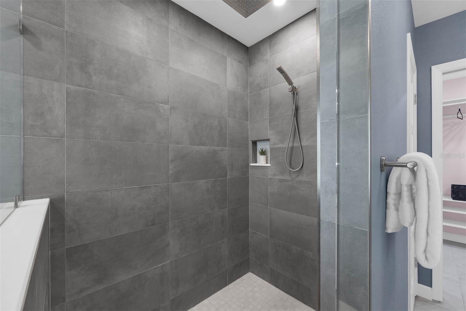 Image 45 of 55 For 111 Woodstream Ct Court