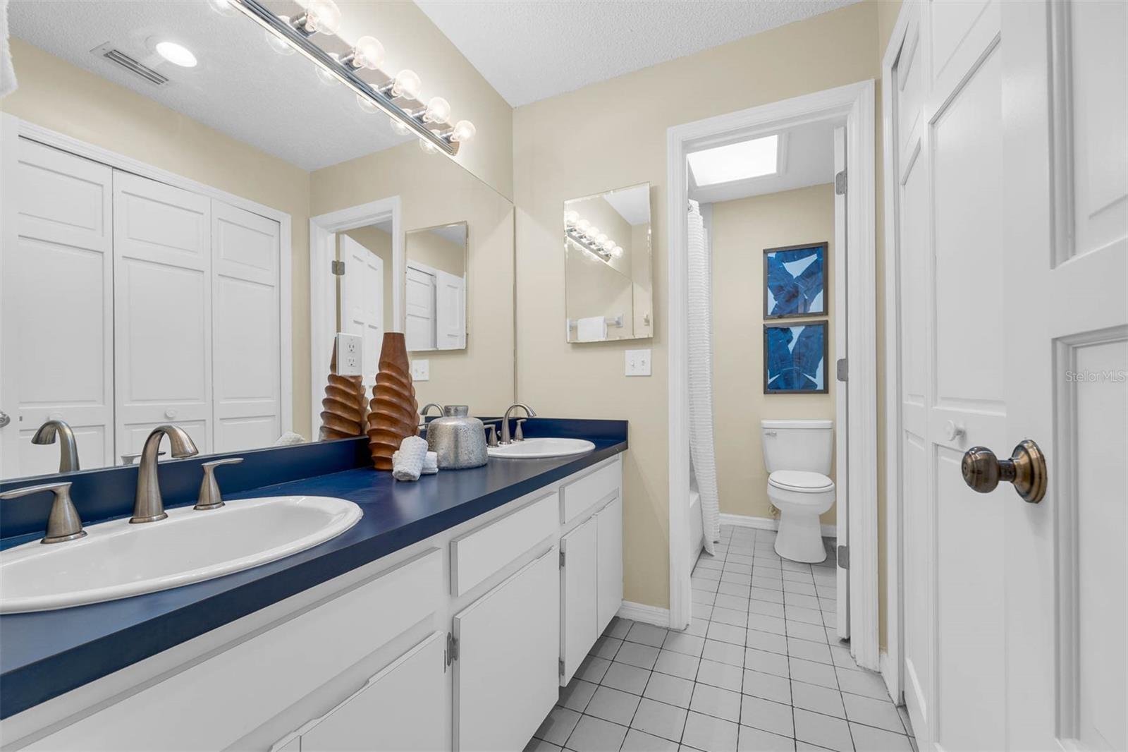 Image 49 of 55 For 111 Woodstream Ct Court