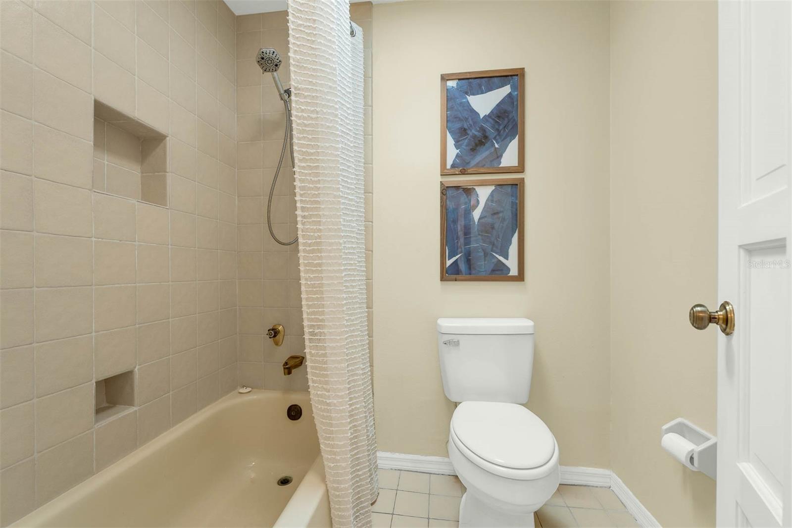 Image 50 of 55 For 111 Woodstream Ct Court