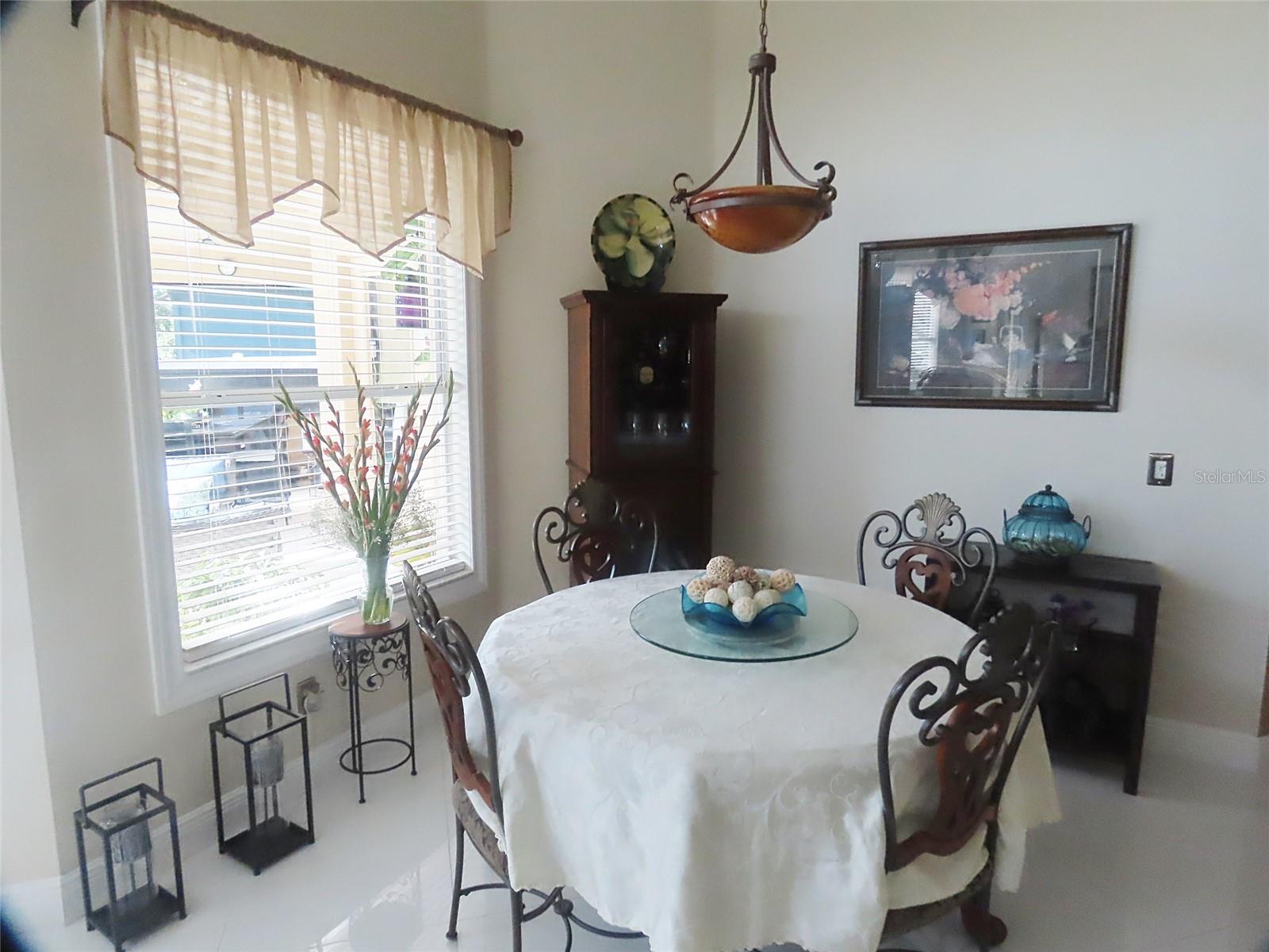 Image 10 of 32 For 2337 Emerald Rose Way