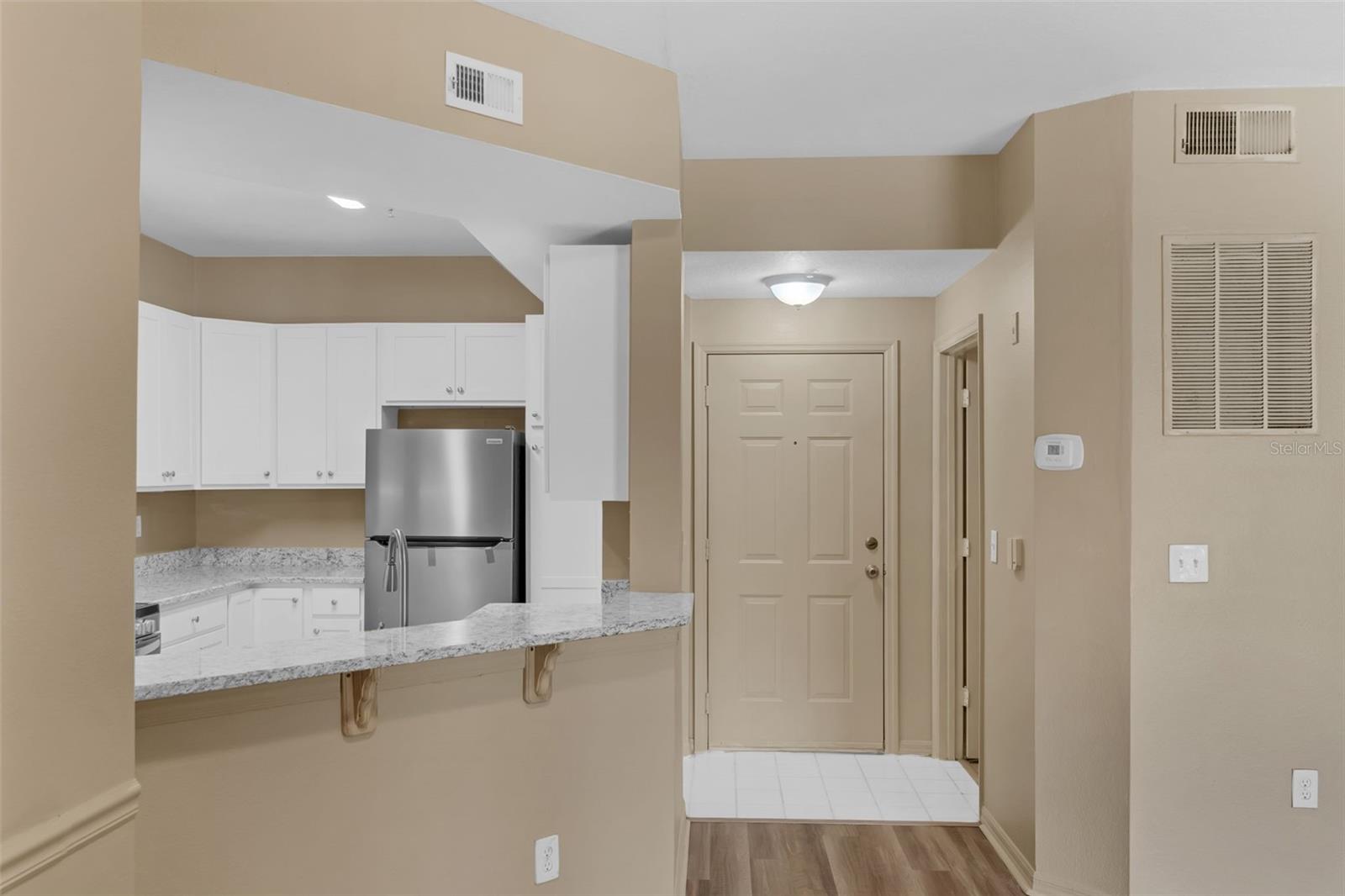 Image 11 of 53 For 5512 Metrowest Boulevard 201