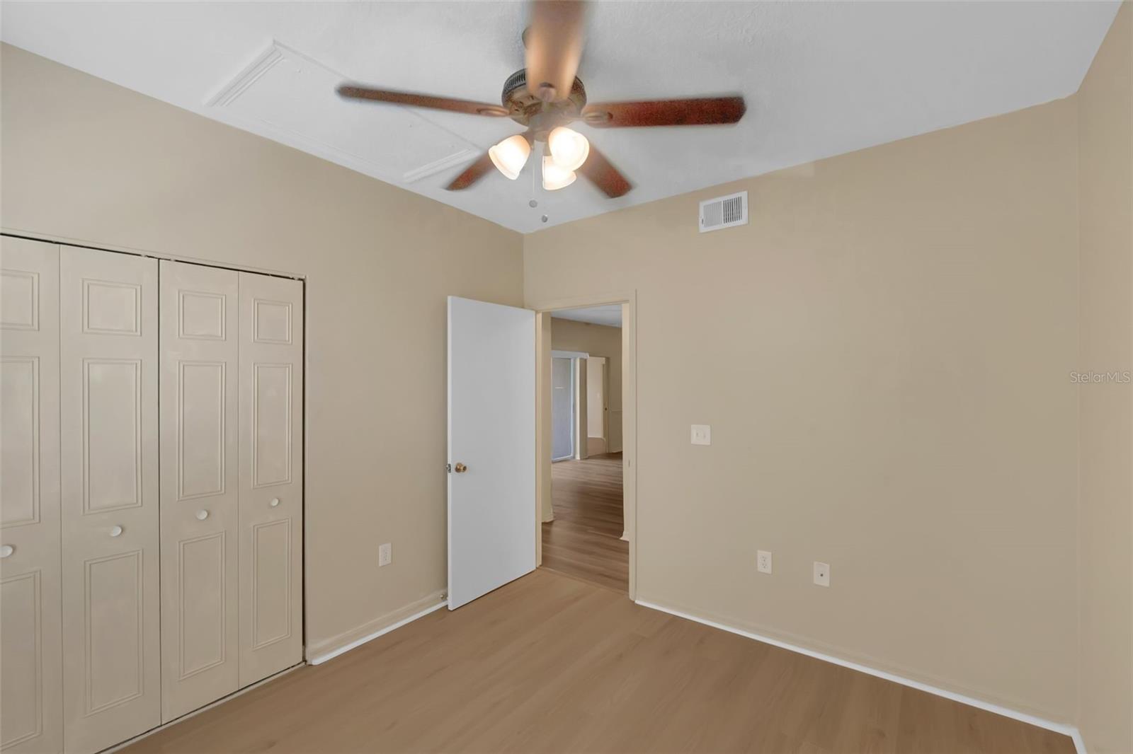 Image 17 of 53 For 5512 Metrowest Boulevard 201