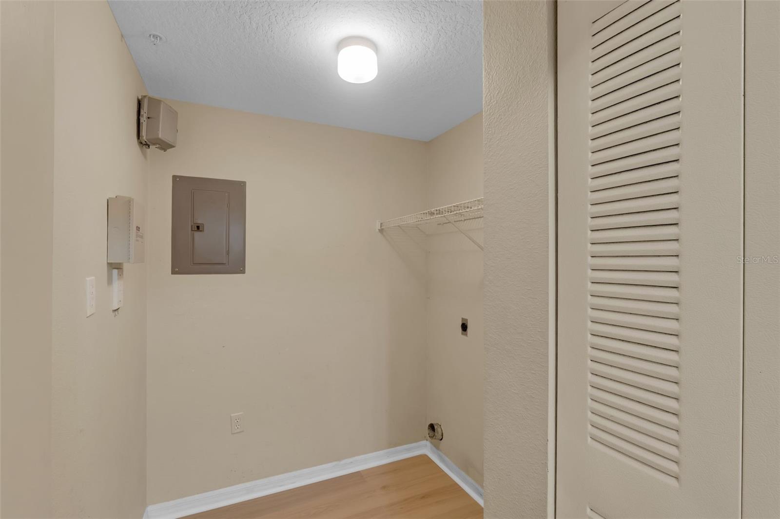 Image 25 of 53 For 5512 Metrowest Boulevard 201