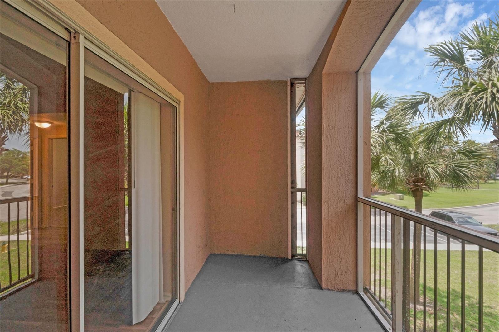 Image 26 of 53 For 5512 Metrowest Boulevard 201