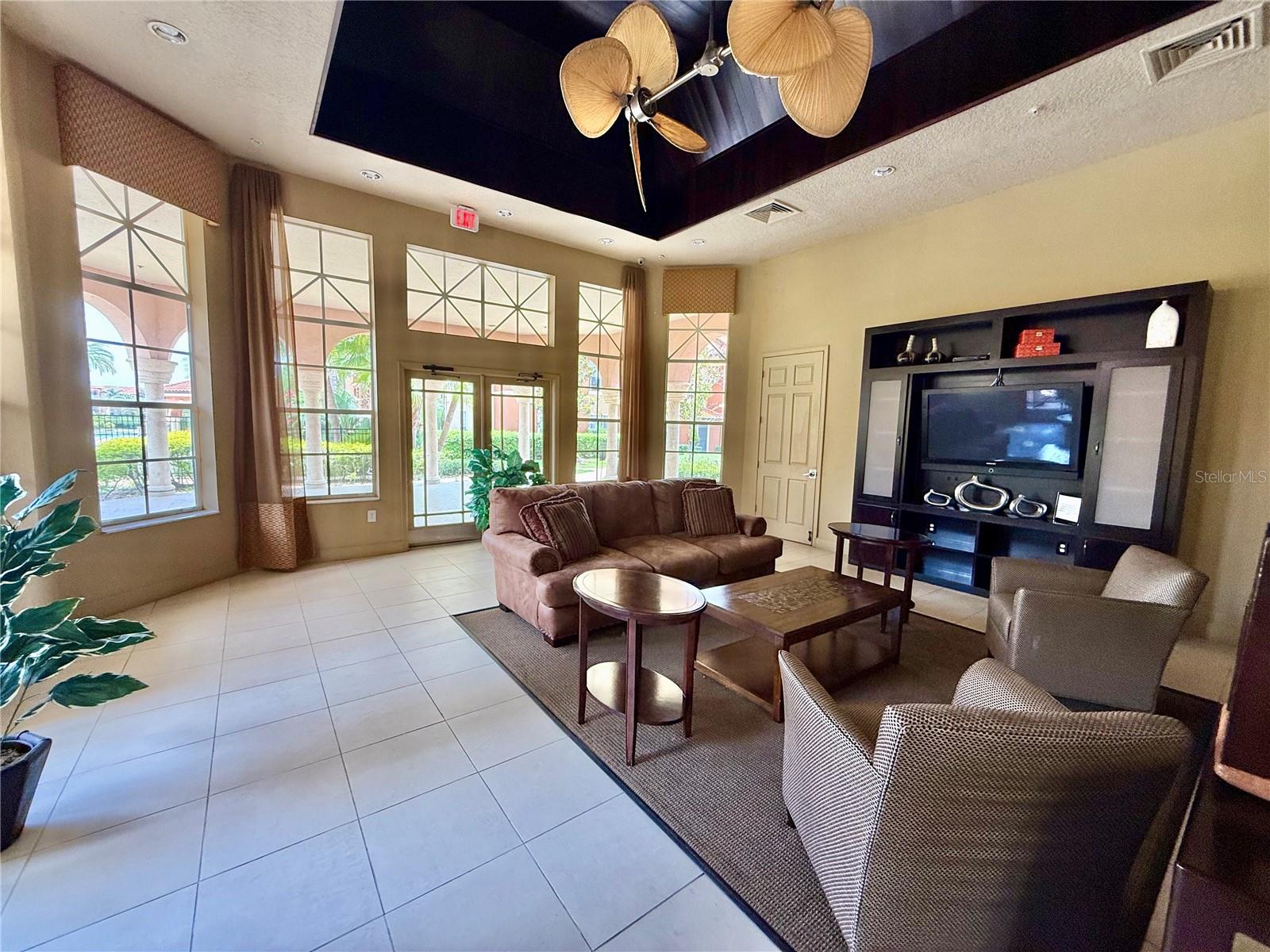 Image 37 of 53 For 5512 Metrowest Boulevard 201