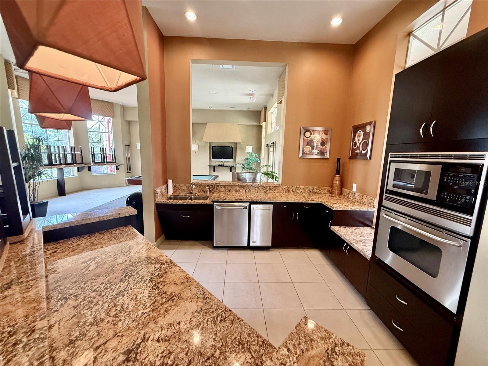 Image 38 of 53 For 5512 Metrowest Boulevard 201