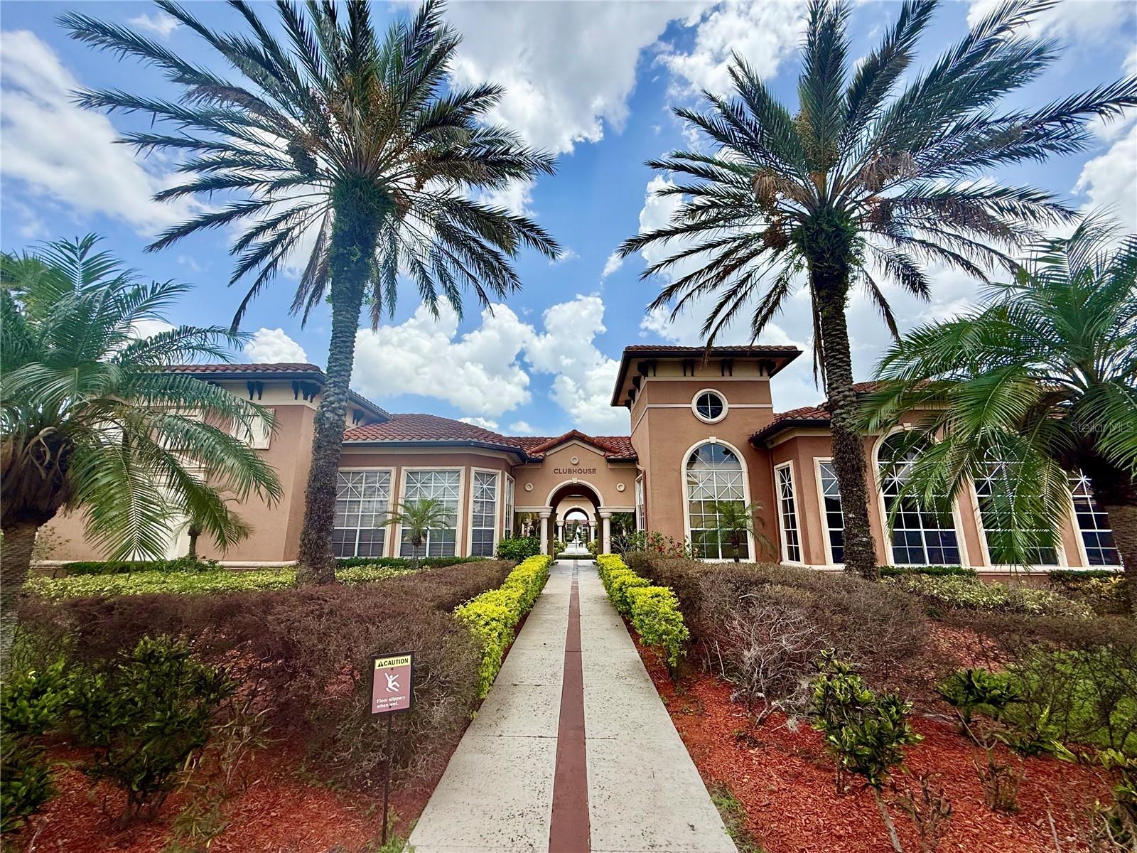 Image 4 of 53 For 5512 Metrowest Boulevard 201