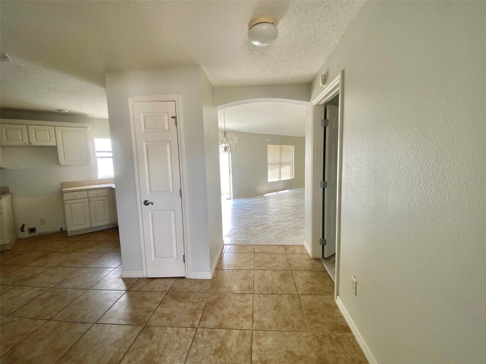 Image 12 of 24 For 1524 Conway Court