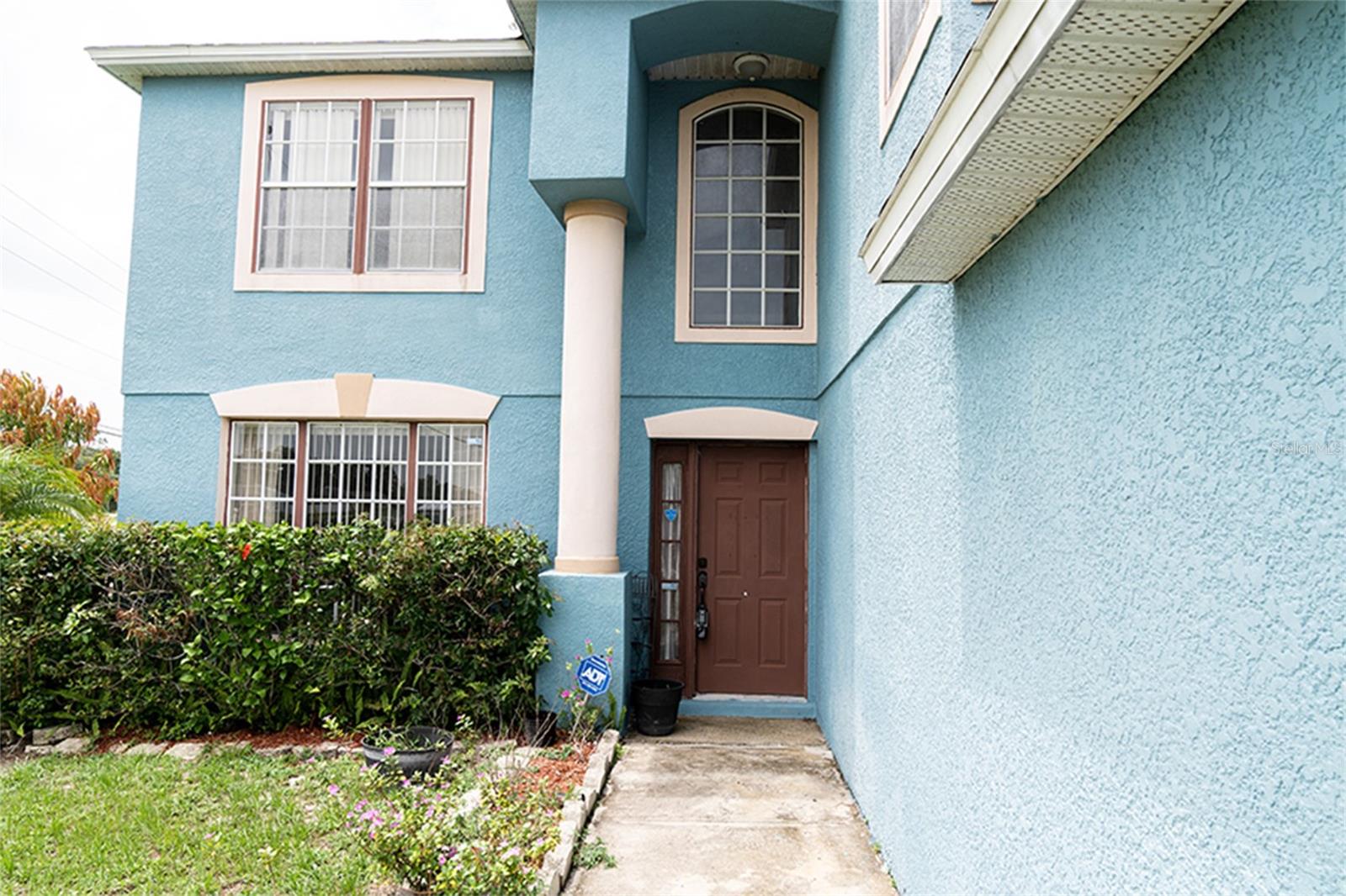 Image 4 of 60 For 1001 Dampierre Court