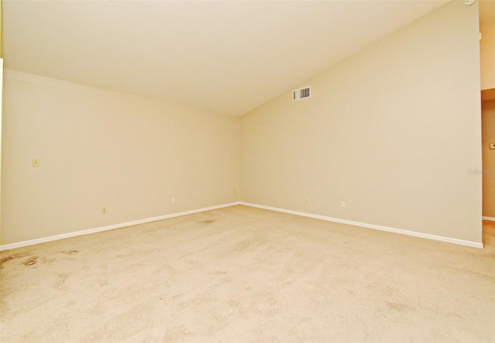 Image 10 of 34 For 33042 Lake Bend Circle