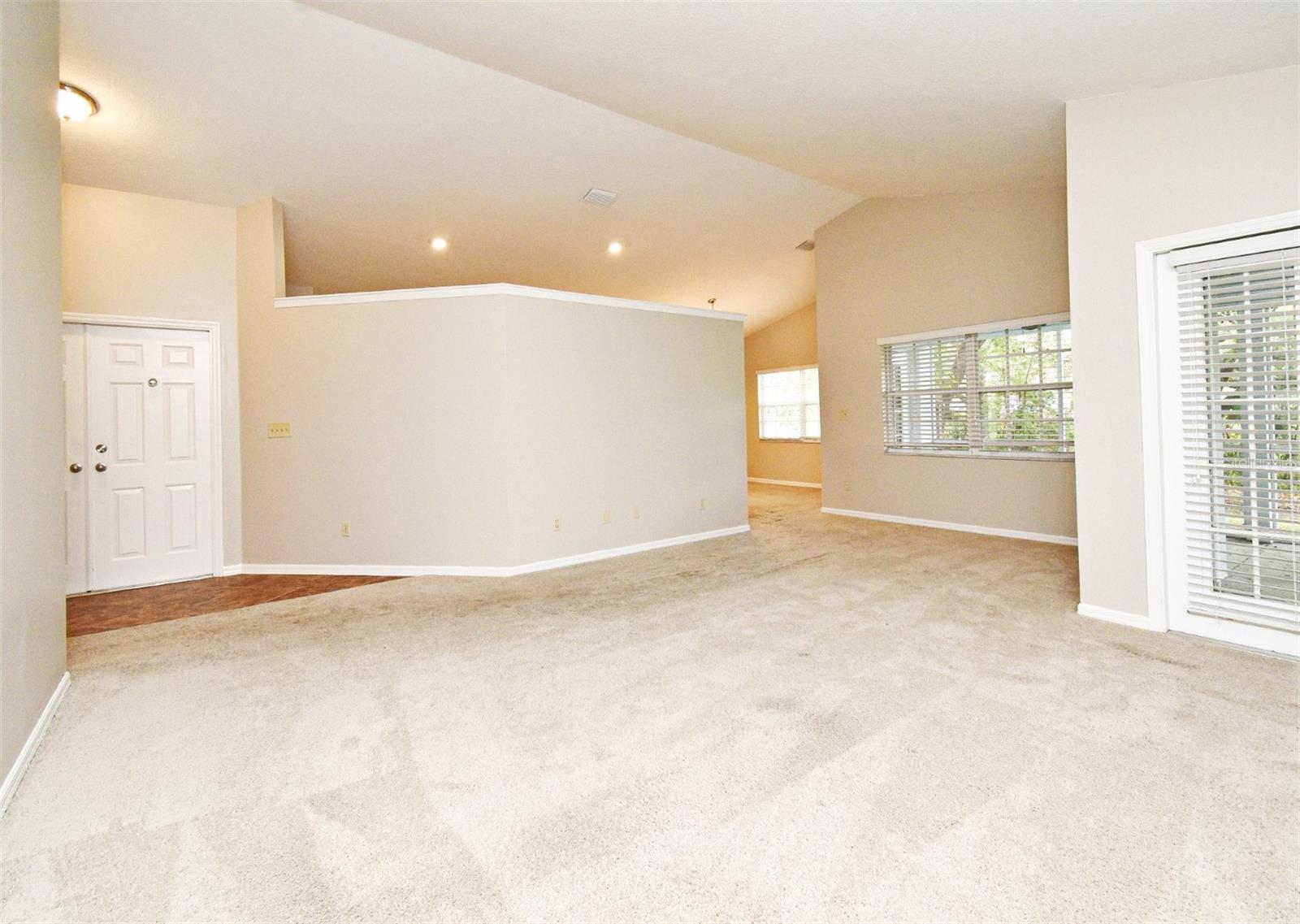 Image 11 of 34 For 33042 Lake Bend Circle