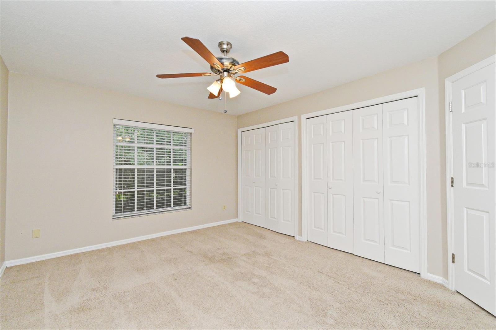 Image 17 of 34 For 33042 Lake Bend Circle