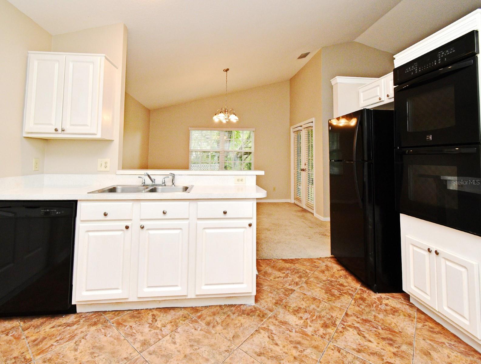 Image 22 of 34 For 33042 Lake Bend Circle
